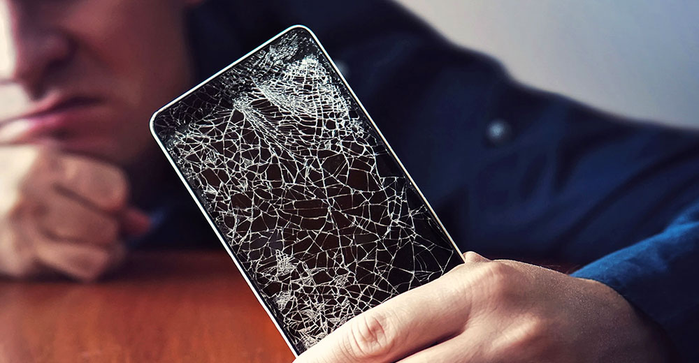 broken screen 1 - Fixing Your Phone or Tablet's Cracked Screen